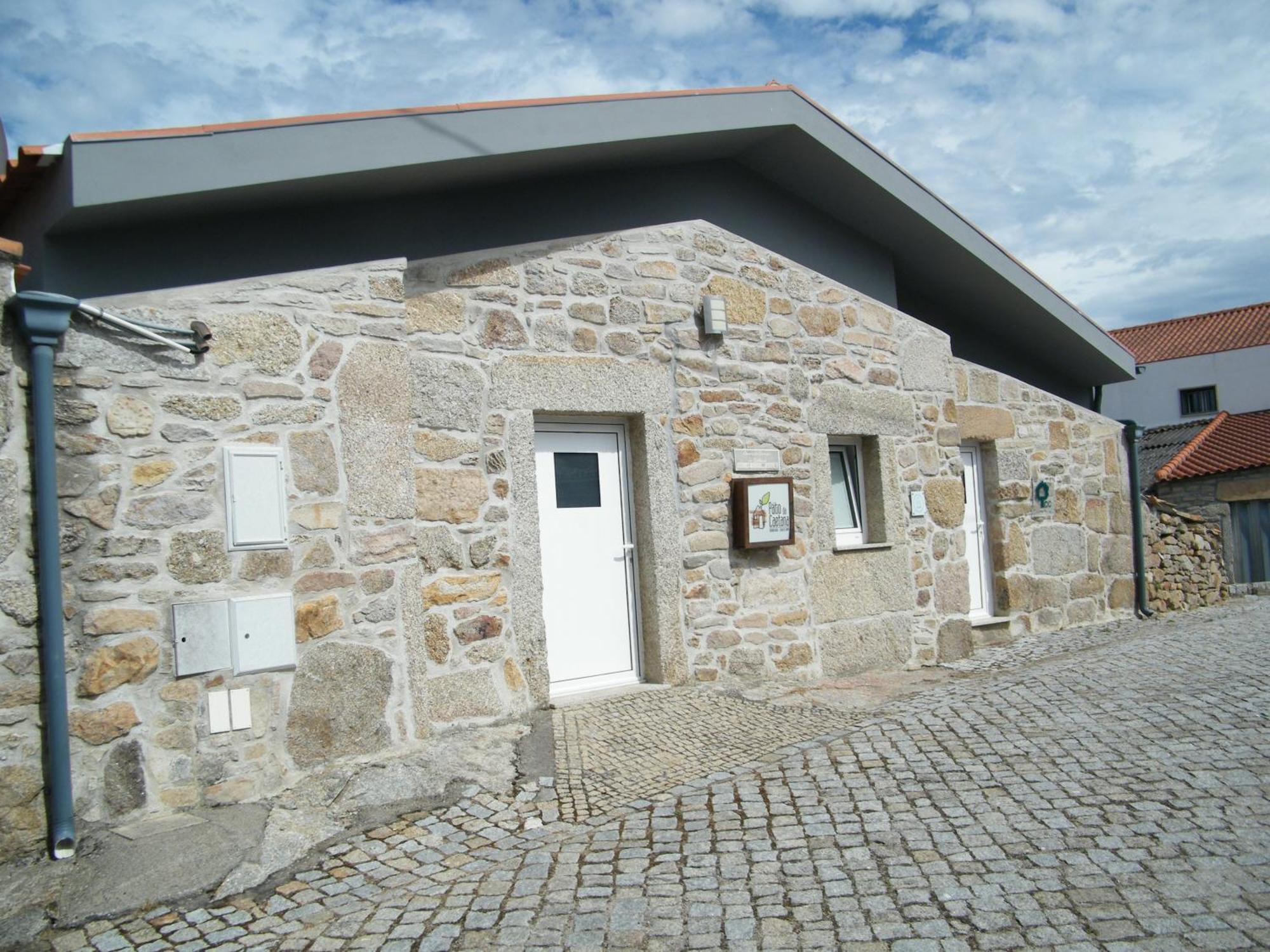 Patio Da Caetana Pensionat Freineda Exteriör bild