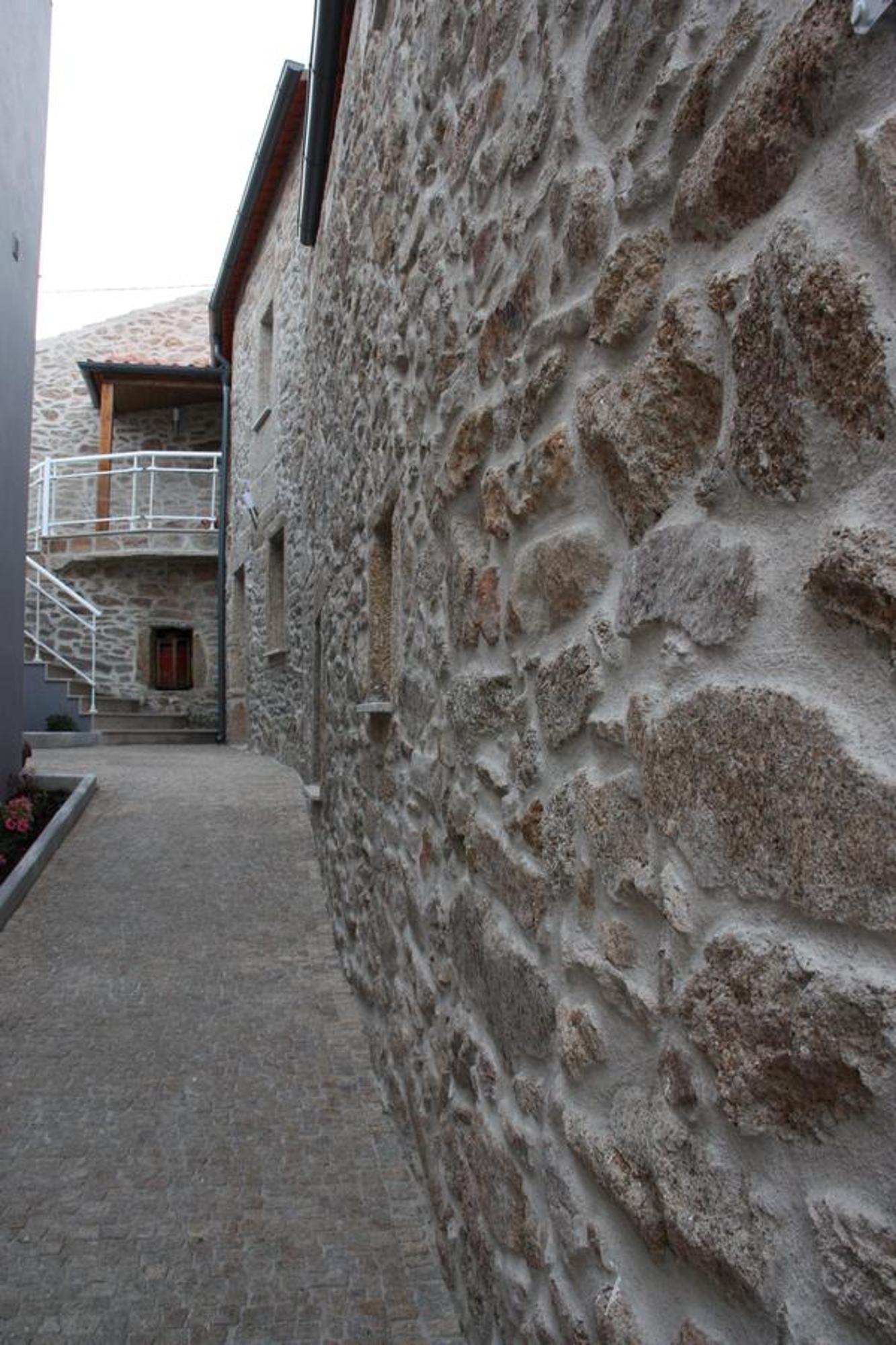 Patio Da Caetana Pensionat Freineda Exteriör bild